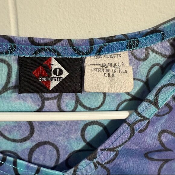 No Boundaries Blue Floral Top - Picture 3 of 4